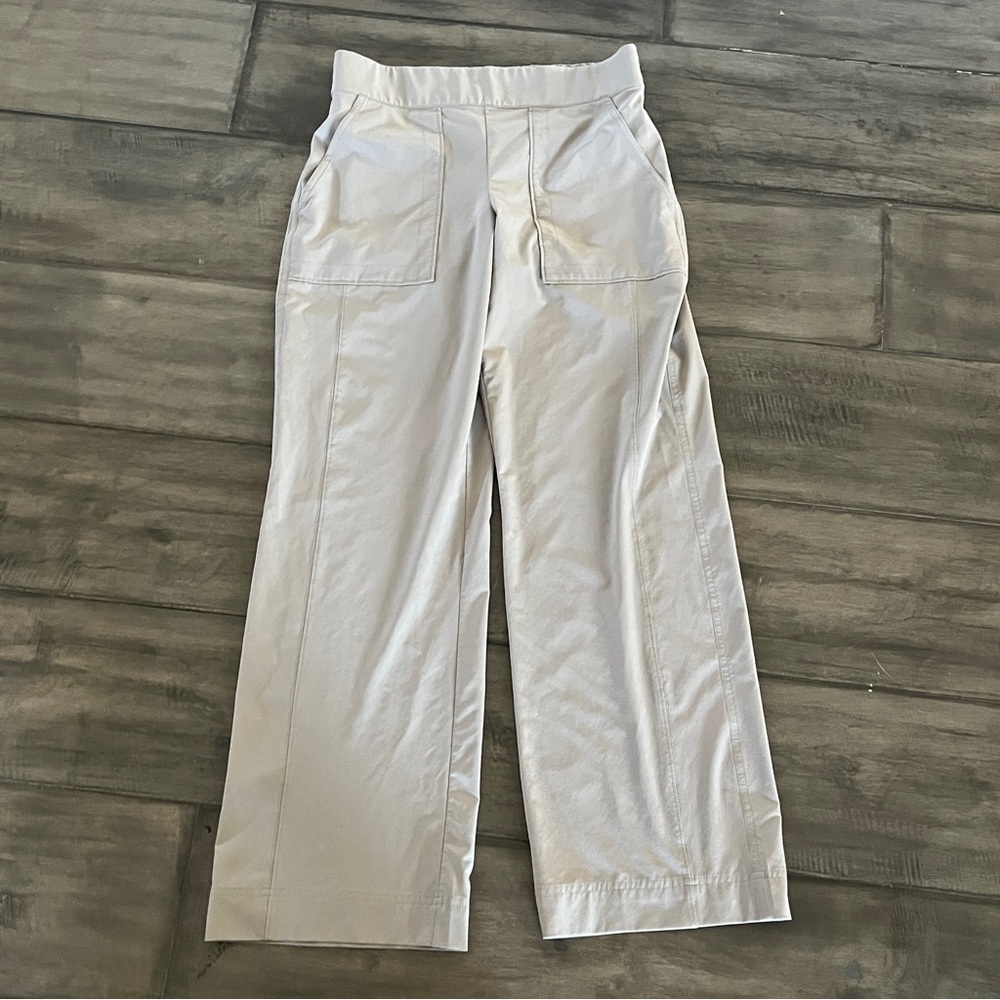Athleta Tan Wide Leg Cargo Pants - Size 4
